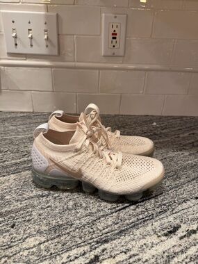 Women’s Nike Air VaporMax Flyknit Light Cream 942843-201 Size 6